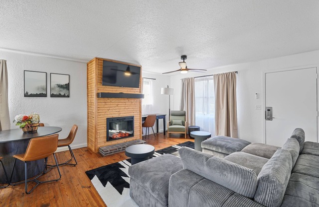 Newly Redesigned 2BR Cabin
