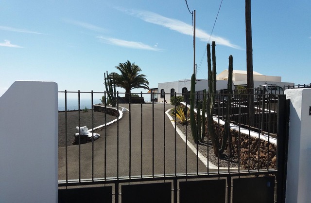 Newly Refurbished 3 bed Villa with Amazing Sea Views