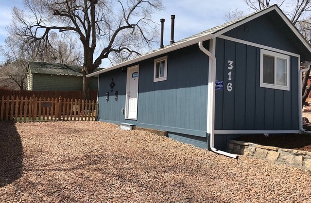 Newly Remodeled Pet Friendly Cottage