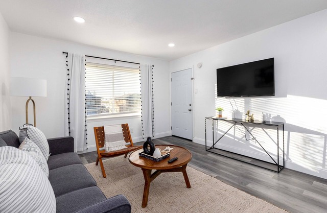 Newly Remodeled 1BR Irving Gem!