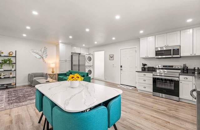 Newly Remodeled 2b2b APT Near Pasadena Old Town