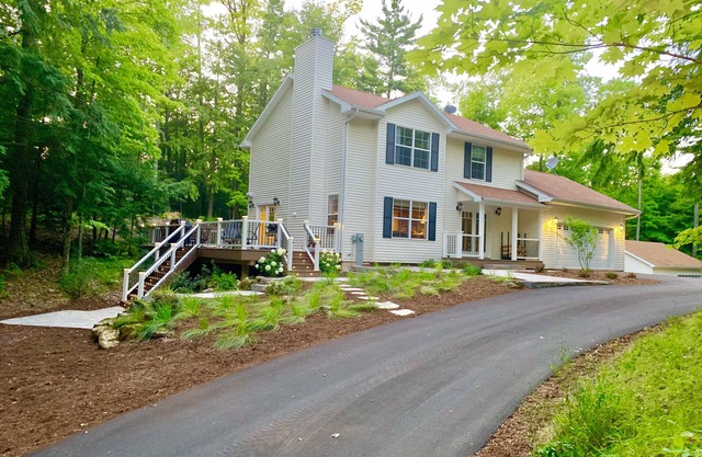 Newly Remodeled, Beautifully Furnished, Sleeps 10-14