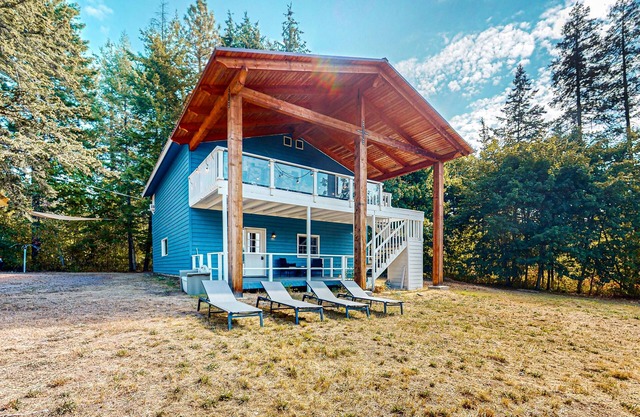 Newly Remodeled Cabin on Spirit Lake, Waterfront - Idaho