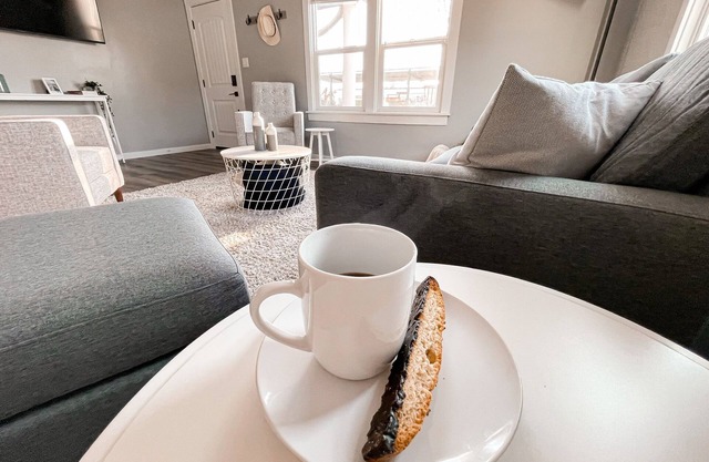 Newly remodeled Cozy Home Centrally located