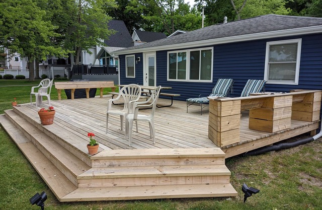 Newly remodeled Diamond Lake Cottage with Pontoon Boat Available!