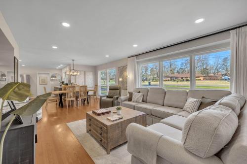 Newly Remodeled Home Minutes from MTSU Short drive to downtown Nashville