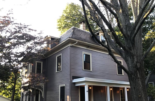 Newly remodeled luxury family home for your extended stay.