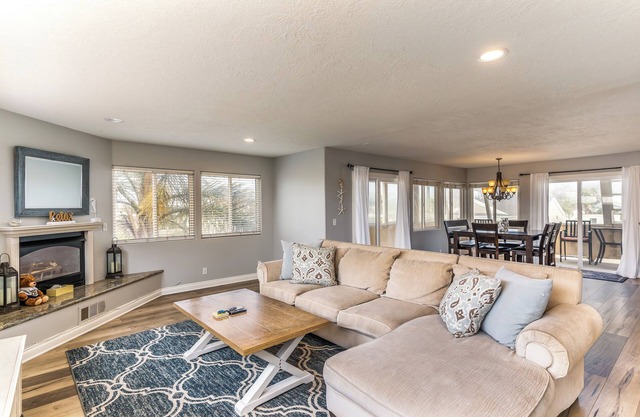 Newly Remodeled Pierpont Beach Property w/Ocean views & 2 min walk to the beach