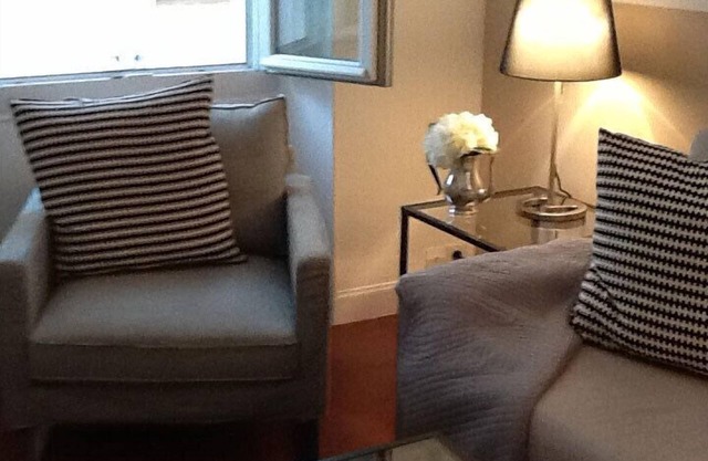 Newly Renovated 1 Br Apt In Oldtown - Short Walk To Festivals & Beach