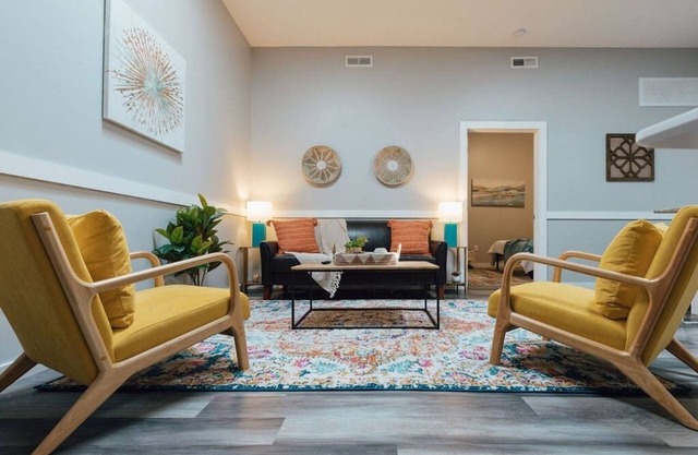Newly Renovated 1 Bed Apartment Downtown
