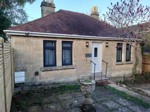Newly renovated 2-bed bungalow