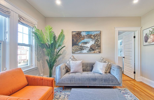Newly Renovated 4BR1BA Apartment