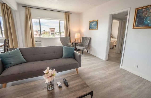Newly Renovated Apartment in Heart of Urban - Xhome6