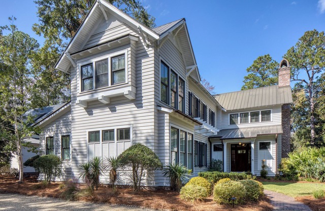 NEWLY RENOVATED AND 4 NEW BIKES FOR YOUR USE WHEN YOU RENT THIS HOME!