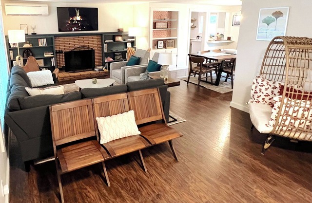 Newly Renovated Charmer