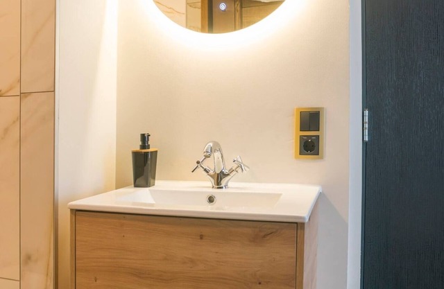 Newly renovated, City Center, cozy room! at Bed and coffee Harmony Tilburg