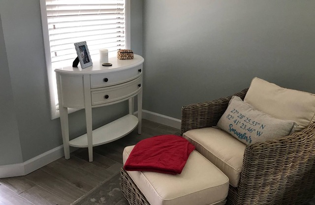 NEWLY RENOVATED! Cortez canal front 2/2 condo in Smugglers Landing