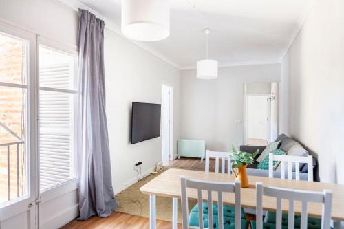 Newly renovated cozy apartment on a hill