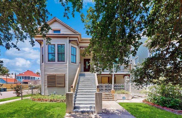 Newly Renovated East End Apartment in Historical Home Near Beach & Strand