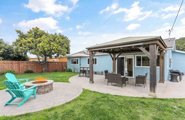 Newly Renovated | Fire Pit | Huge Yard | Pets