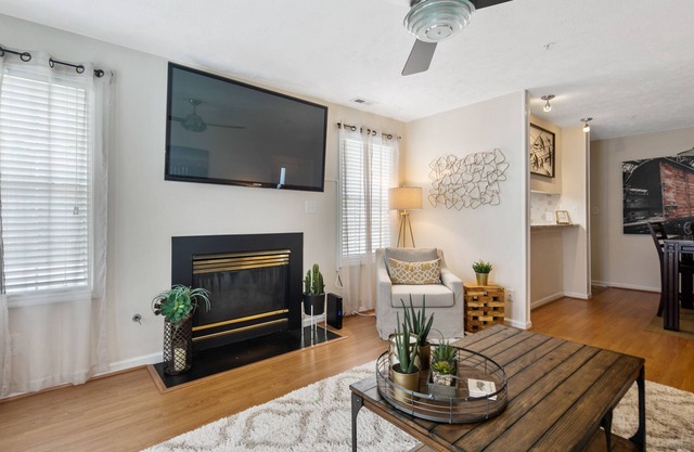 Newly Renovated Ground Floor Condo minutes to Fort Liberty
