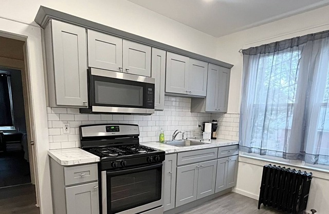 Newly Renovated LARGE NWK Apartment