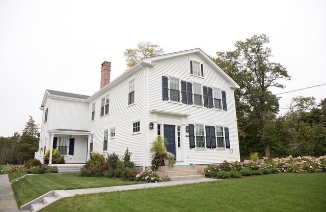 Newly-Renovated Marion bright, awesome home! Marion! Quick walk to Village!