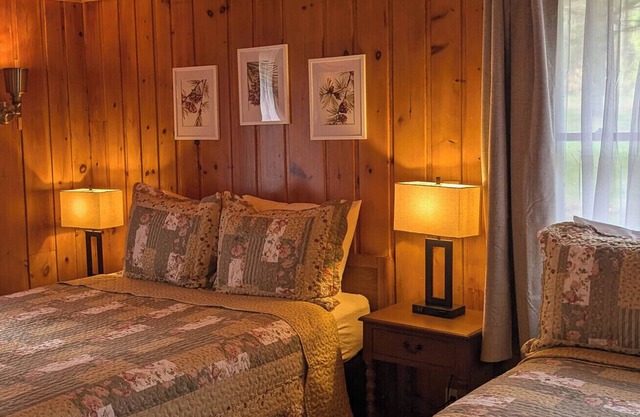 Newly renovated Nested in Pine Trees Cabin 18