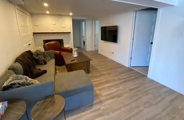 Newly Renovated Suite in St. Sauveur
