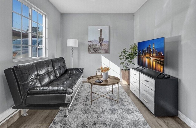 NEWLY Renovated Studio | Queen Bed | Minutes from downtown Pasadena | 1BR/1BA