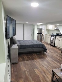 Newly Renovated Suite In Ocean hill