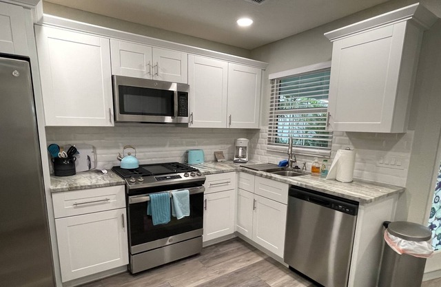 Newly renovated canal home w/ hot tub and dock