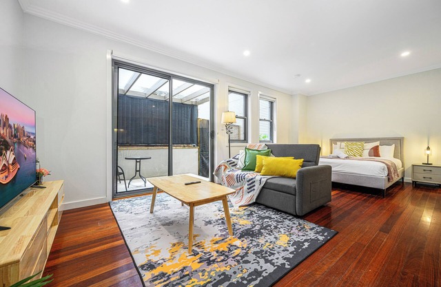 Newtown Close to Univ/Train/Hospital