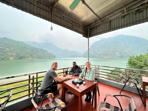 Nha Nghi Son Lam - Panorama lake view