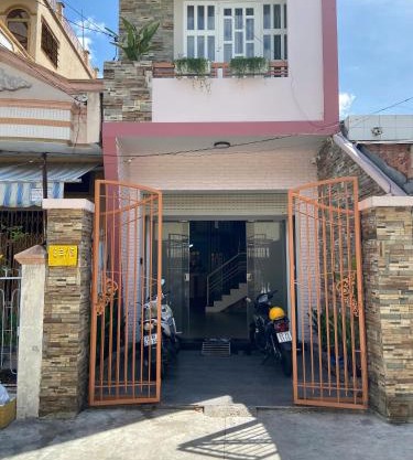 Nhà Trong Ngõ Homestay and Studio