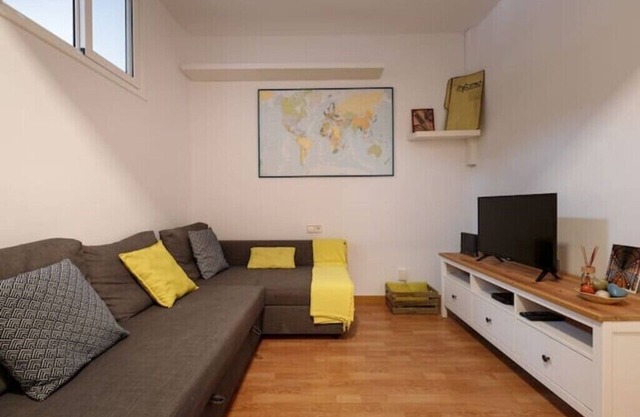 Nice 1-Bedroom Apartment for 2ppl Steps from Camp Nou!