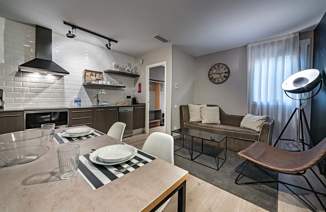 Nice 2 bdrm apartment closer to Sagrada Familia