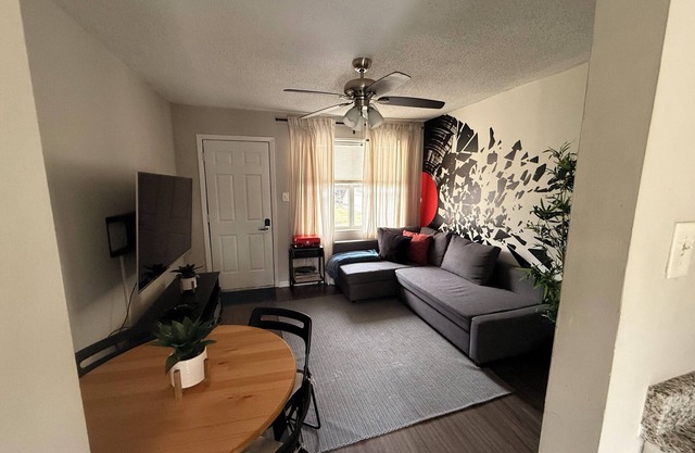 Nice 2-bedroom apartment in lovely Memphis with WiFi, AC
