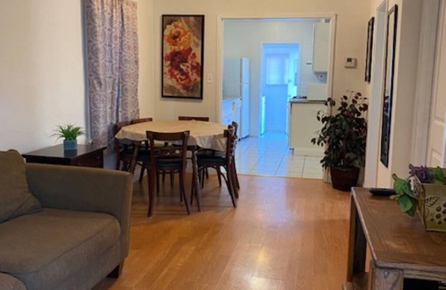 Nice 2 Bedroom Home in Burbank