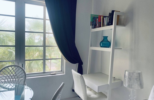 Nice 2 bedroom on ocean dr view jacuzzi