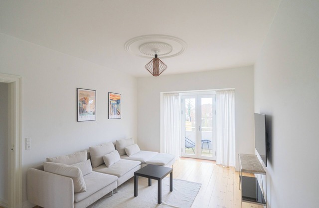 Nice 4-bed in Hellerup w/balcony - 182