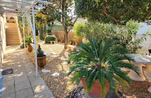 Nice and bright 75m² apartment with garden fenced