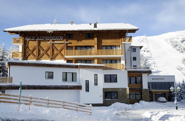 Nice apartment for 4 guests with pool, WIFI, TV, balcony, pets allowed and panoramic view