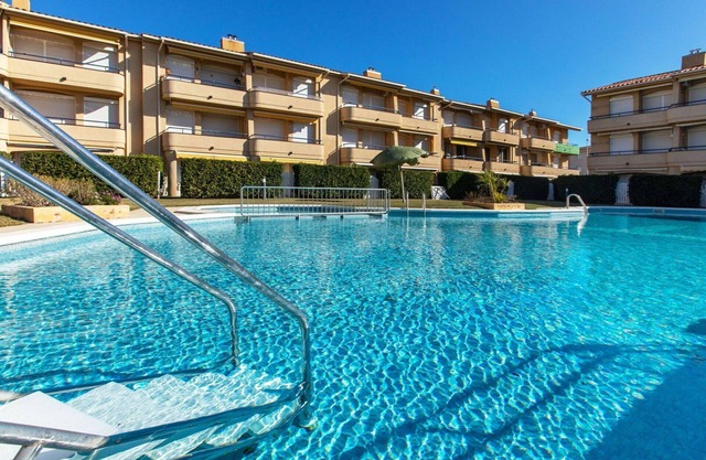 Nice apartment for 4 people with pool, A/C, WIFI, TV and terrace