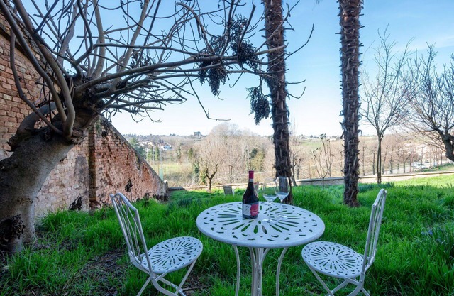 Nice apartment for 2 people with A/C, WIFI, TV, patio and parking