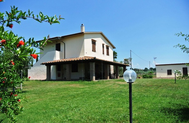 Nice apartment for 4 people with TV, pets allowed and parking