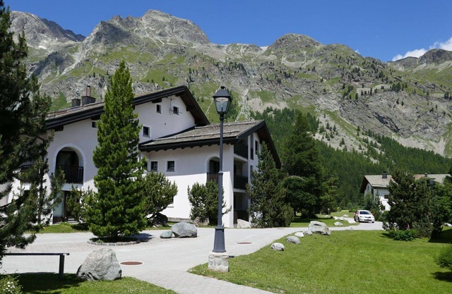 Nice apartment for 4 people with WIFI, TV, balcony, pets allowed and parking