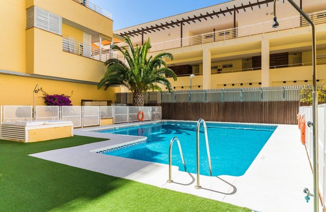 Nice apartment for 5 people with pool, WIFI, A/C, TV, balcony and parking