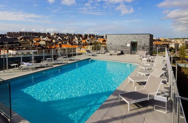 Nice apartment for 4 people with WIFI, pool, TV, balcony and parking