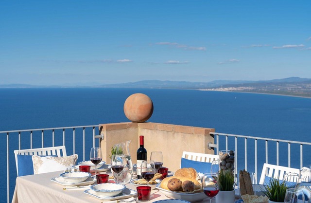 Nice apartment for 10 guests with A/C, WIFI, TV, panoramic view and parking